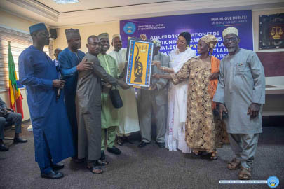 Cousinage à plaisanterie dans la famille judiciaire malienne: Le ministre Kassogué décerne  un ‘‘CIWARA’’ aux COULIBALY